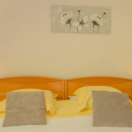 Holiday home Mesnil-saint-pere, 3 Pieces, 4 Personnes - Fr-1-543-148